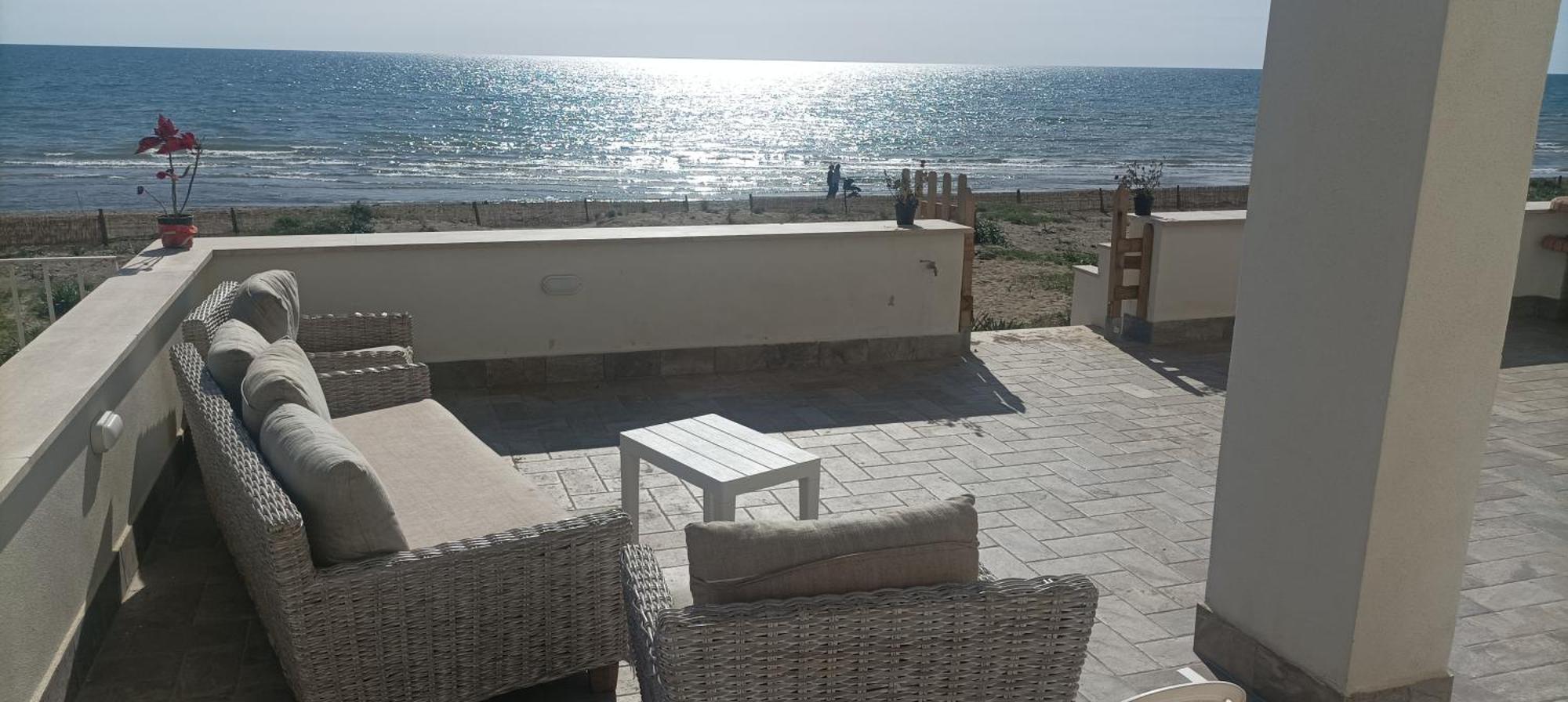 The Suite On The Beach Torvaianica Exterior photo
